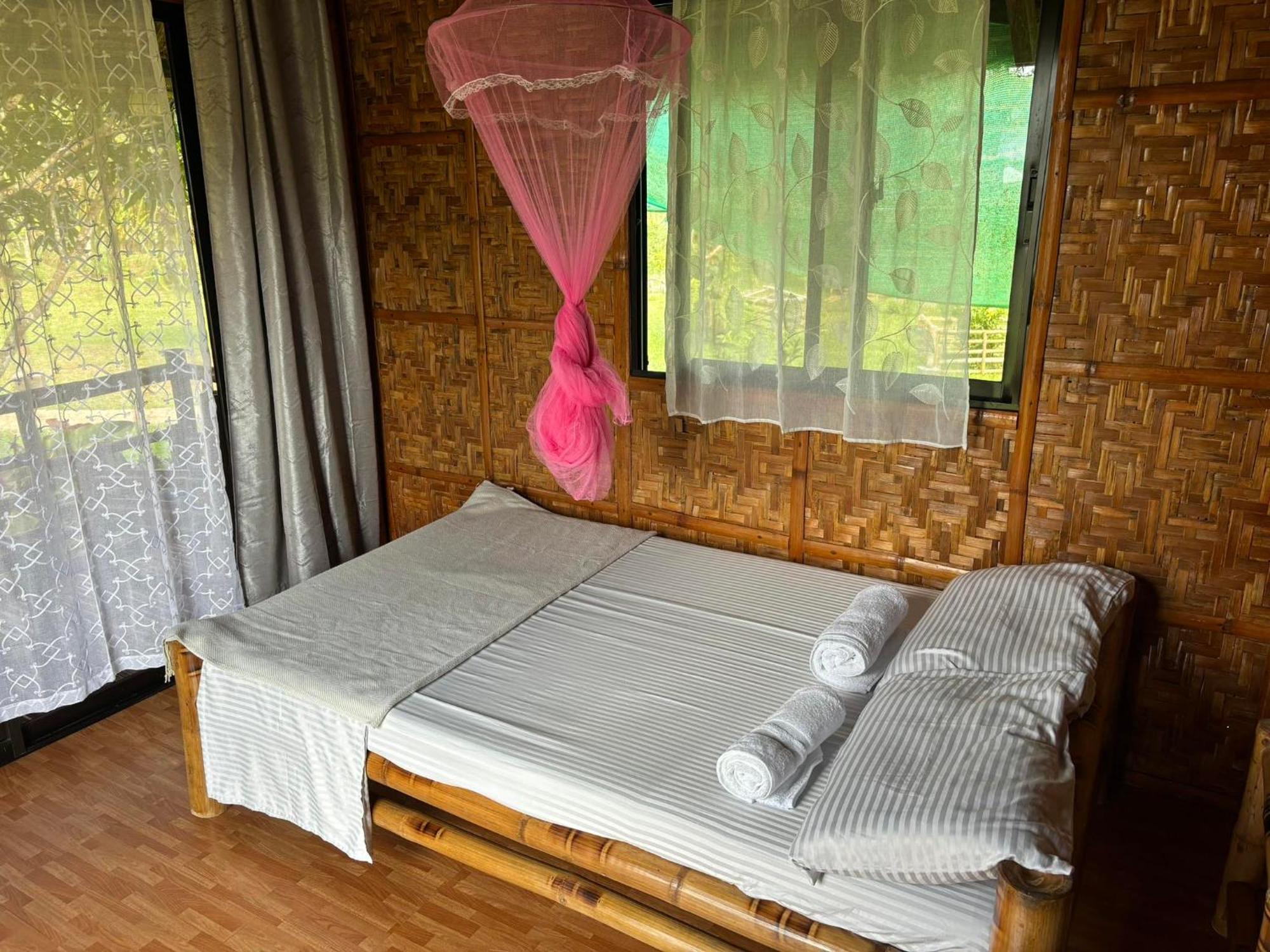 Camelo Farm Bilar